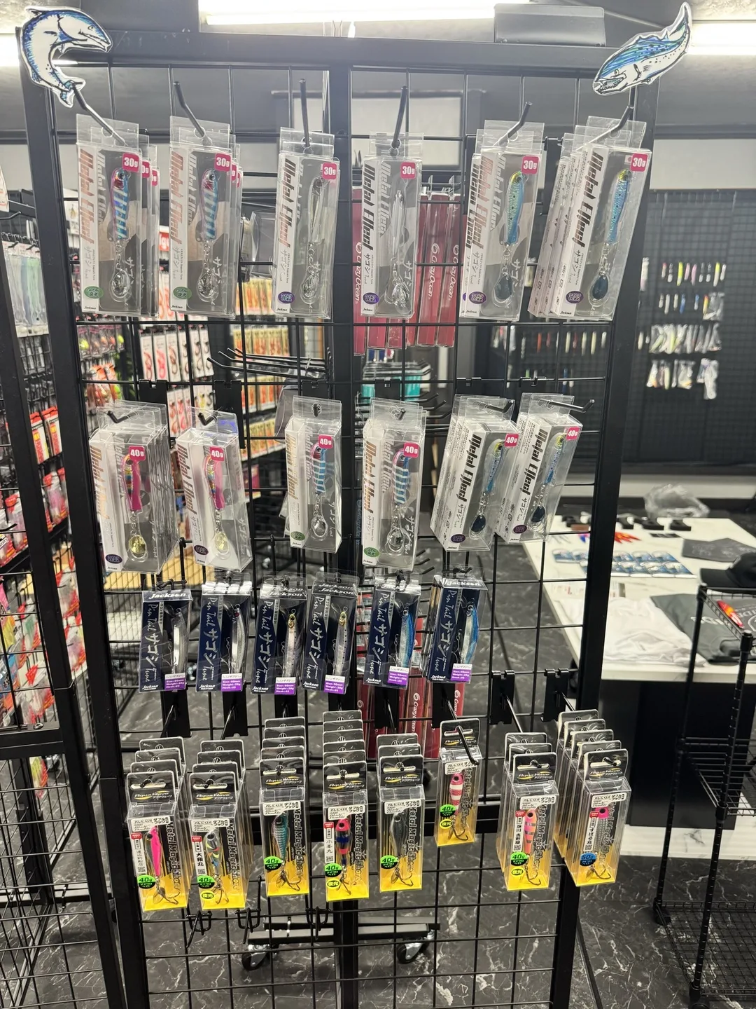 Jacksonメタルエフェクトとピンテール、Aqua WaveメタルマジックTGの店頭陳列